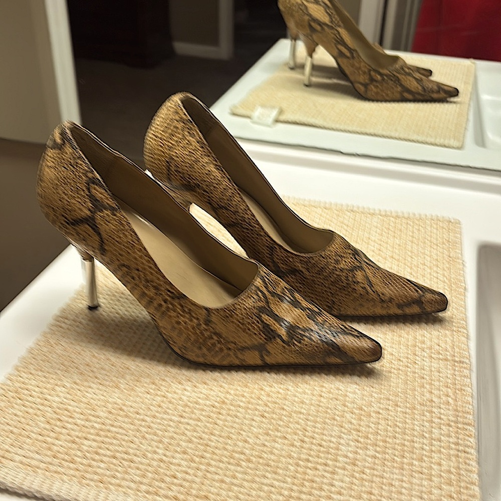 Snakeskin look High Heal Shoes